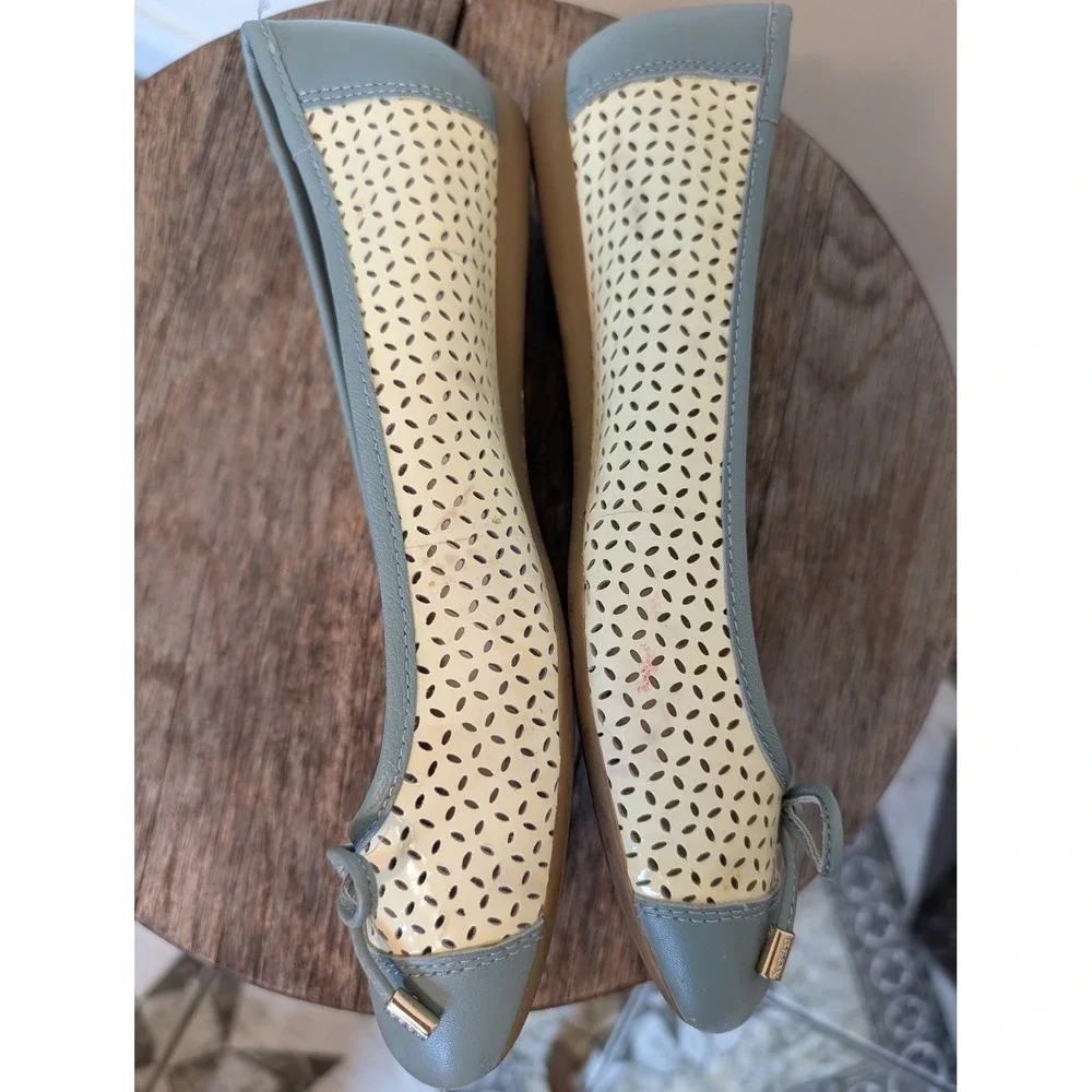 Geox Respira Perforated Ballet Flats Womens EU 38 US 7.5-8 Cream Gray Leather
